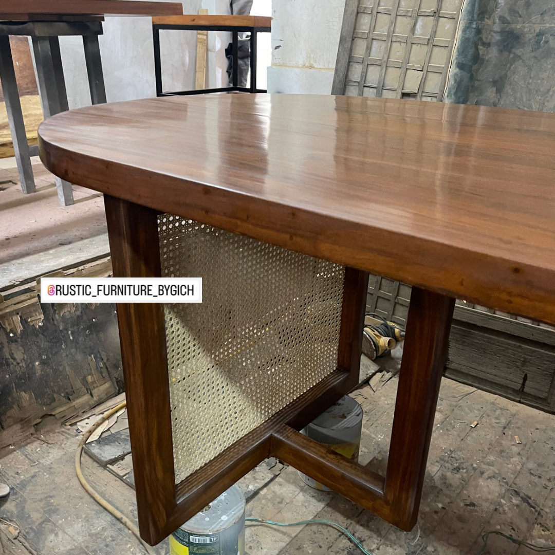 FLORENCE SOLIHIYA OVAL TABLE