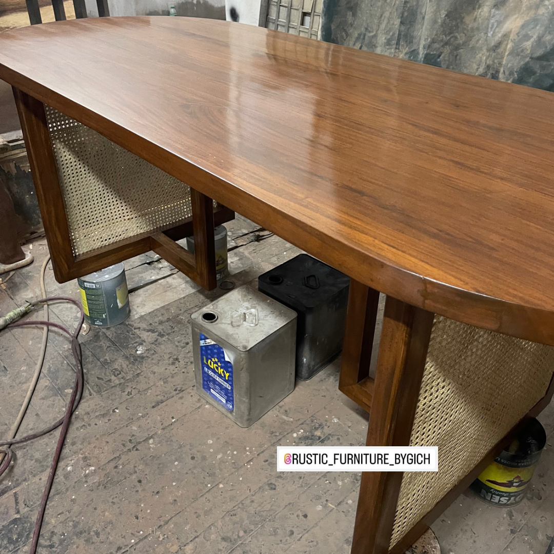 FLORENCE SOLIHIYA OVAL TABLE