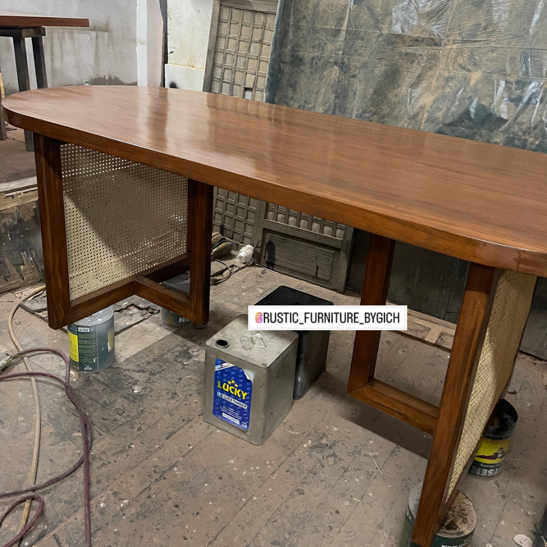 FLORENCE SOLIHIYA OVAL TABLE