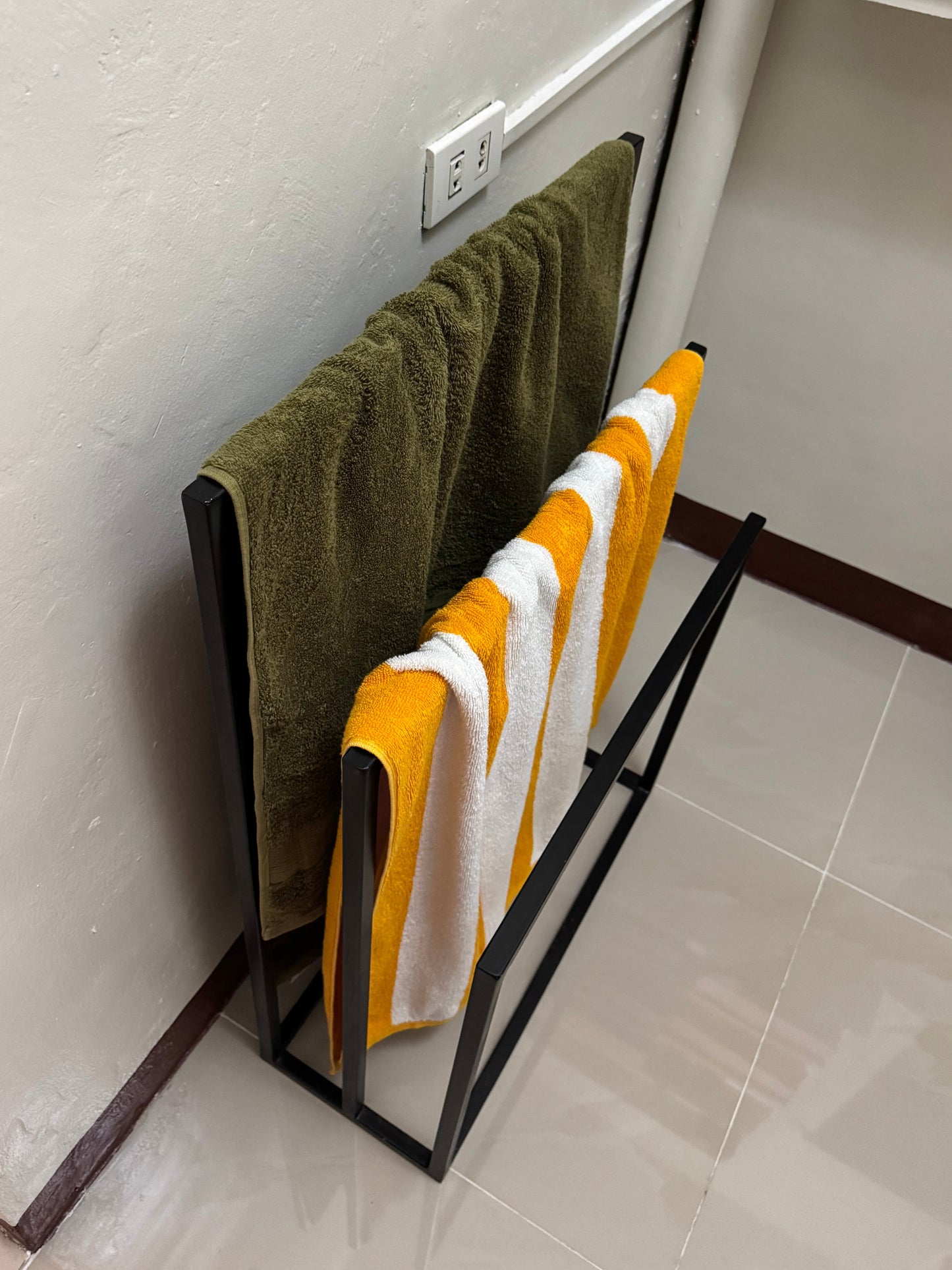 3-TIER FREESTANDING TOWEL RACK