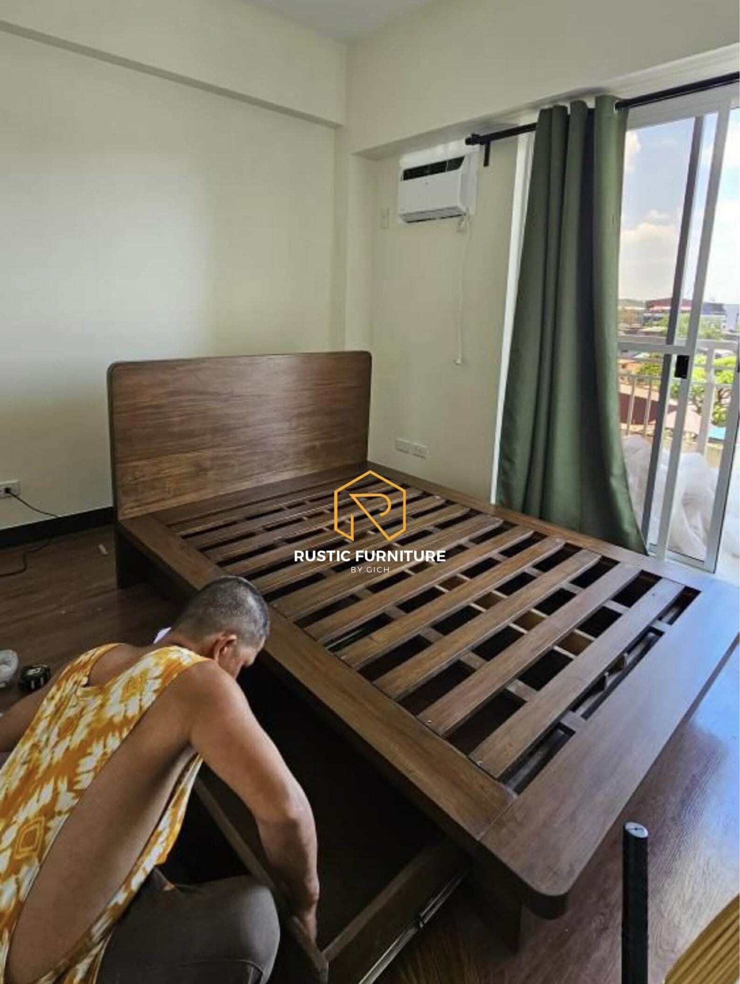 SOLID FLOATING BED WITH 4 DRAWERS