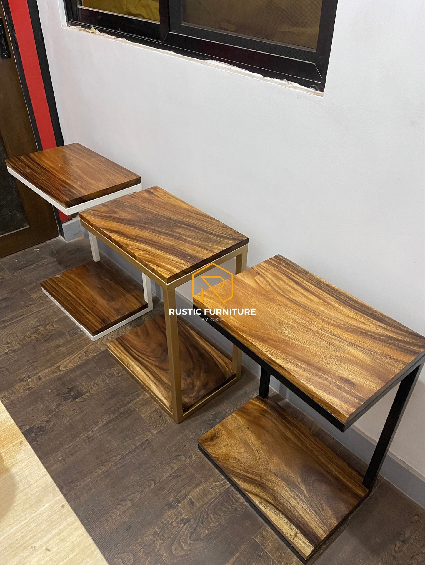 C-SHAPED LEG LAPTOP TABLE